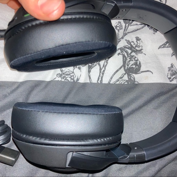 Gaming Headphones BRAND NEW wires never even uncoiled , $69.99 in store - Picture 3 of 6